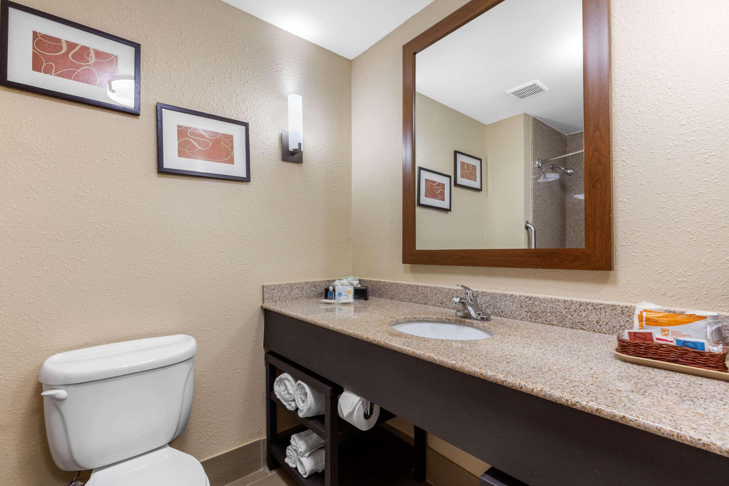 Comfort Suites Pelham Hoover I-65 Exteriör bild